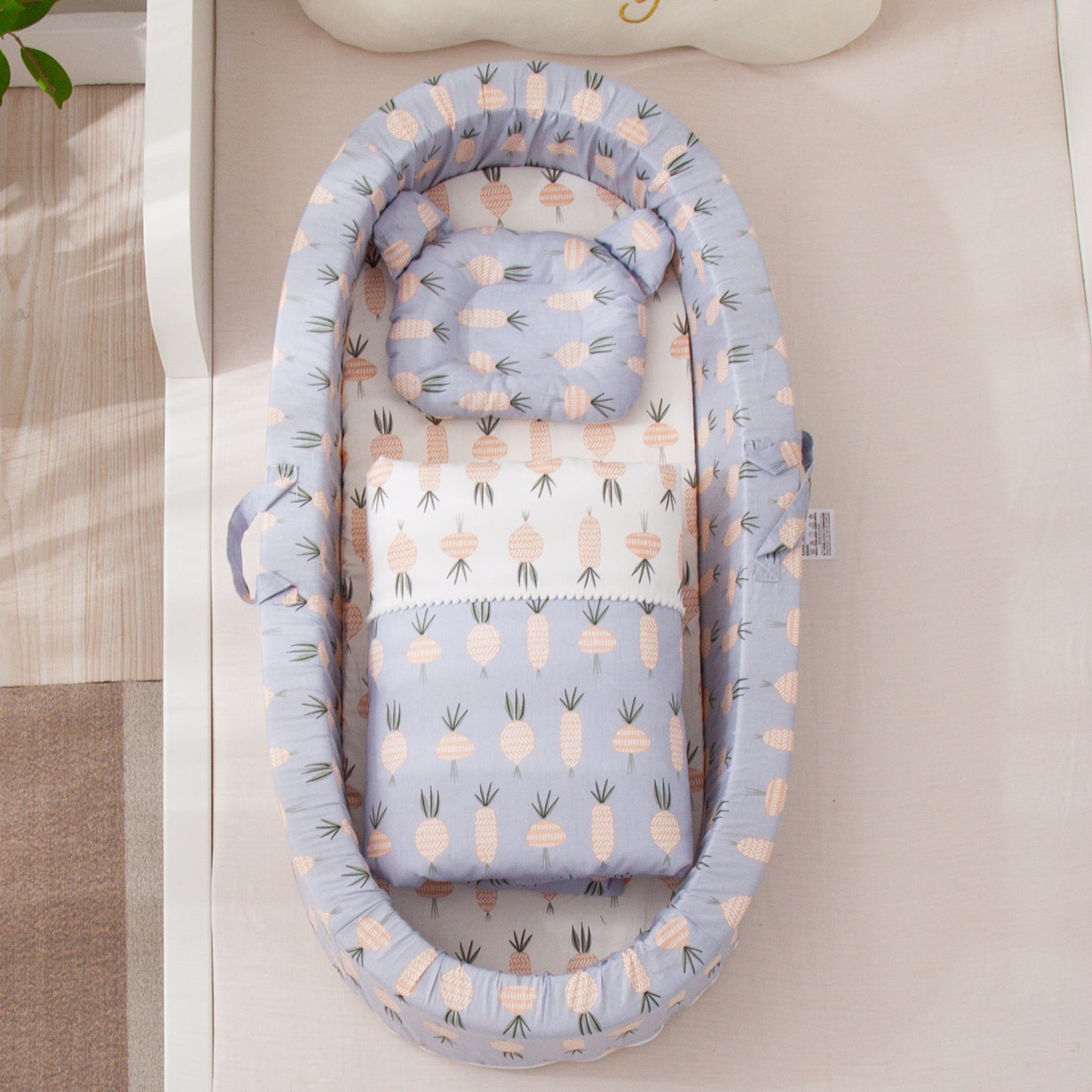 Baby nest with pineapple pattern Blue and Pink