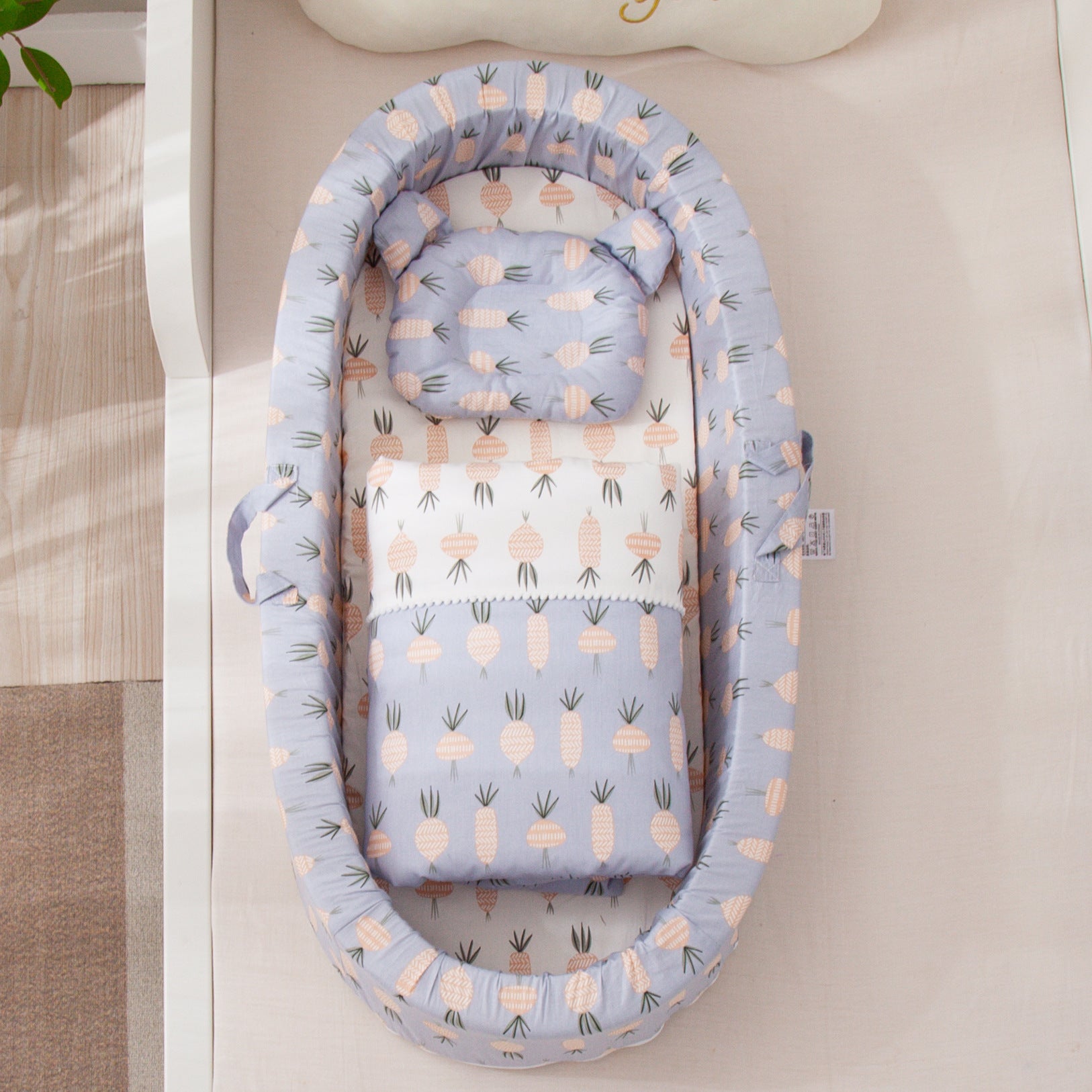 Baby nest with pineapple pattern Blue and Pink